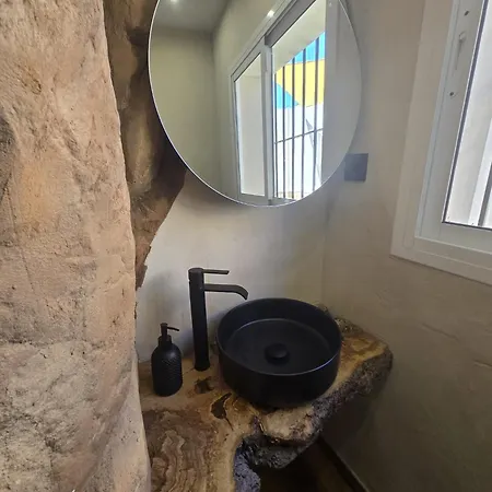 Pepa Valladares Villa *