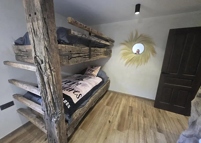 Pepa Valladares Villa *