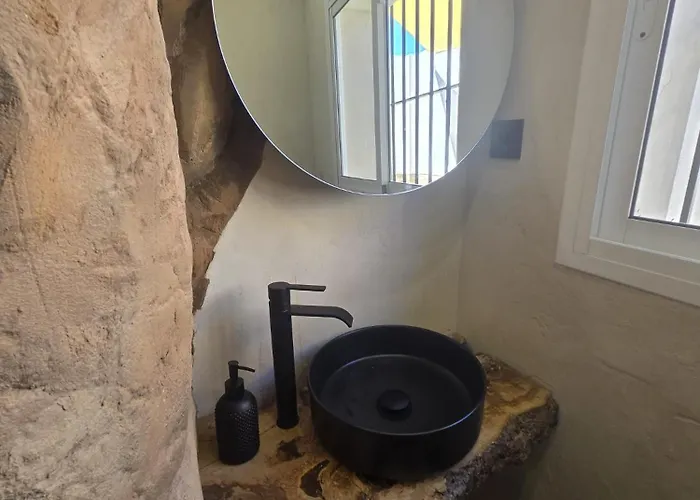 Pepa Valladares Villa *